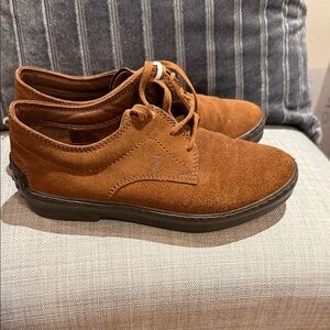 TOD’S Women’s Brown Suede Loafer
Size 35 1/2